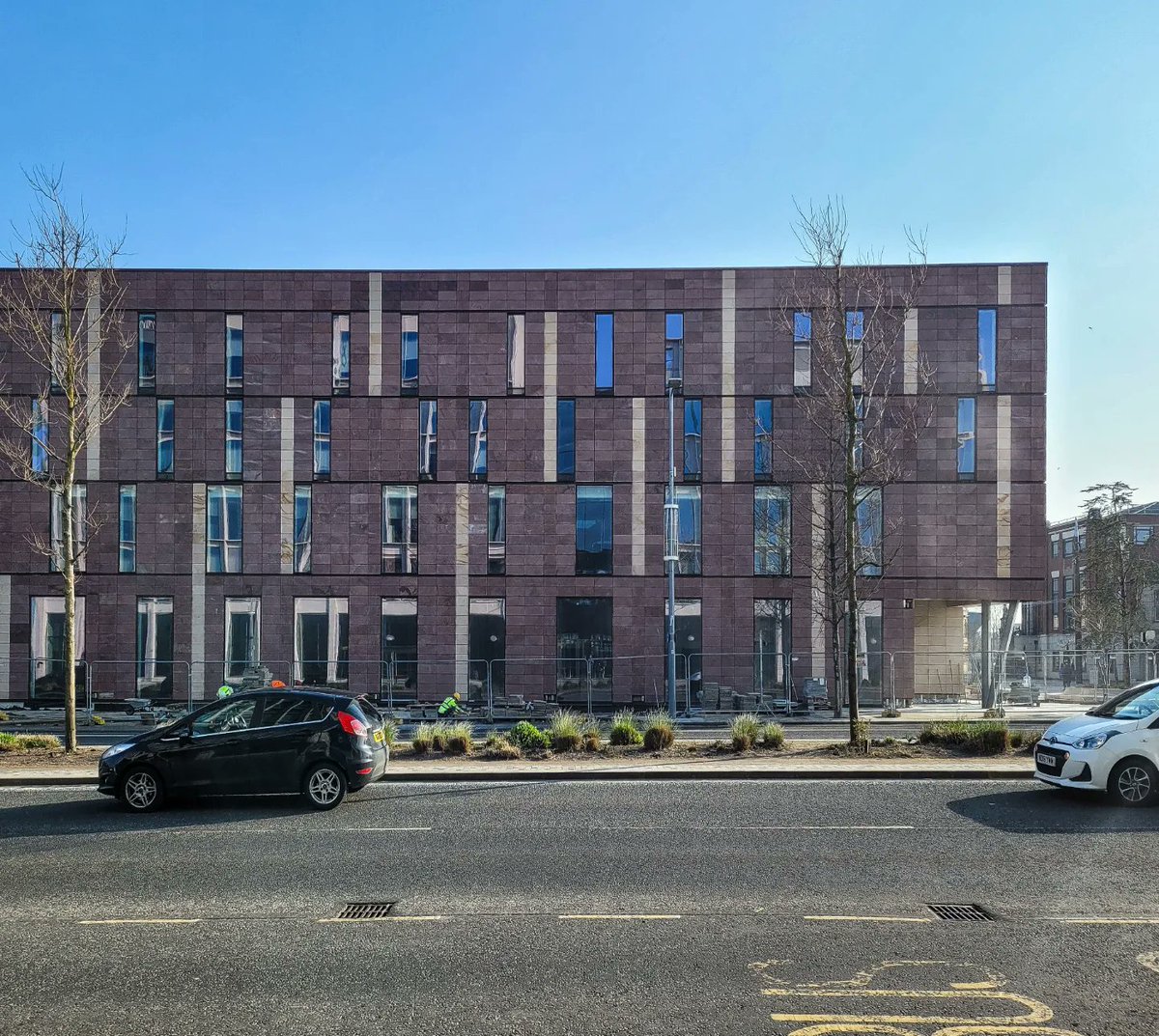 FutureSunlun's tweet photo. City Hall interiors and new Holiday Inn opposite at Keel Square. Colours work so well together. 

#Sunderland #architecture #developments https://t.co/Y1KqIhNY7d