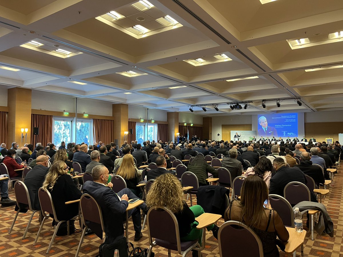 ConfimeaImprese's tweet photo. Qui il mio intervento al congresso nazionale del sindacato di #Polizia #COISP. 
"#Sicurezza, #Giustizia e #Imprese: idee a confronto tra passato, presente e futuro" @coisppolizia https://t.co/usY106J0vm