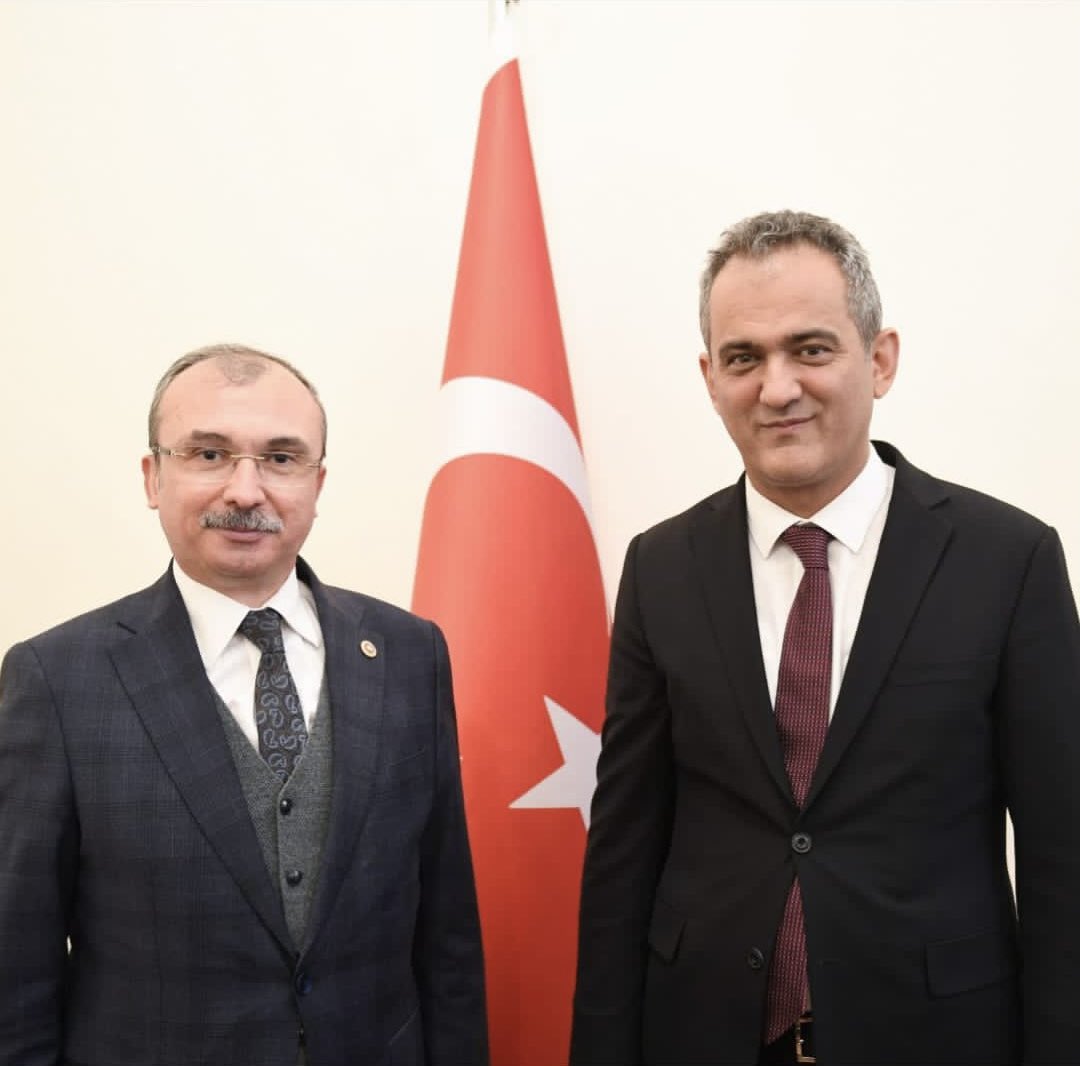 Milli Eğitim Bakanımız Sn. Prof. Dr. Mahmut Özer ile #TBMM’de bir araya gelerek #Samsun’umuzun eğitim-öğretim faaliyetleri hakkında devam eden ve planlanan projeler üzerine verimli bir görüşme gerçekleştirdik. 

Sn.Bakanımıza ilgi ve destekleri için teşekkür ederim.