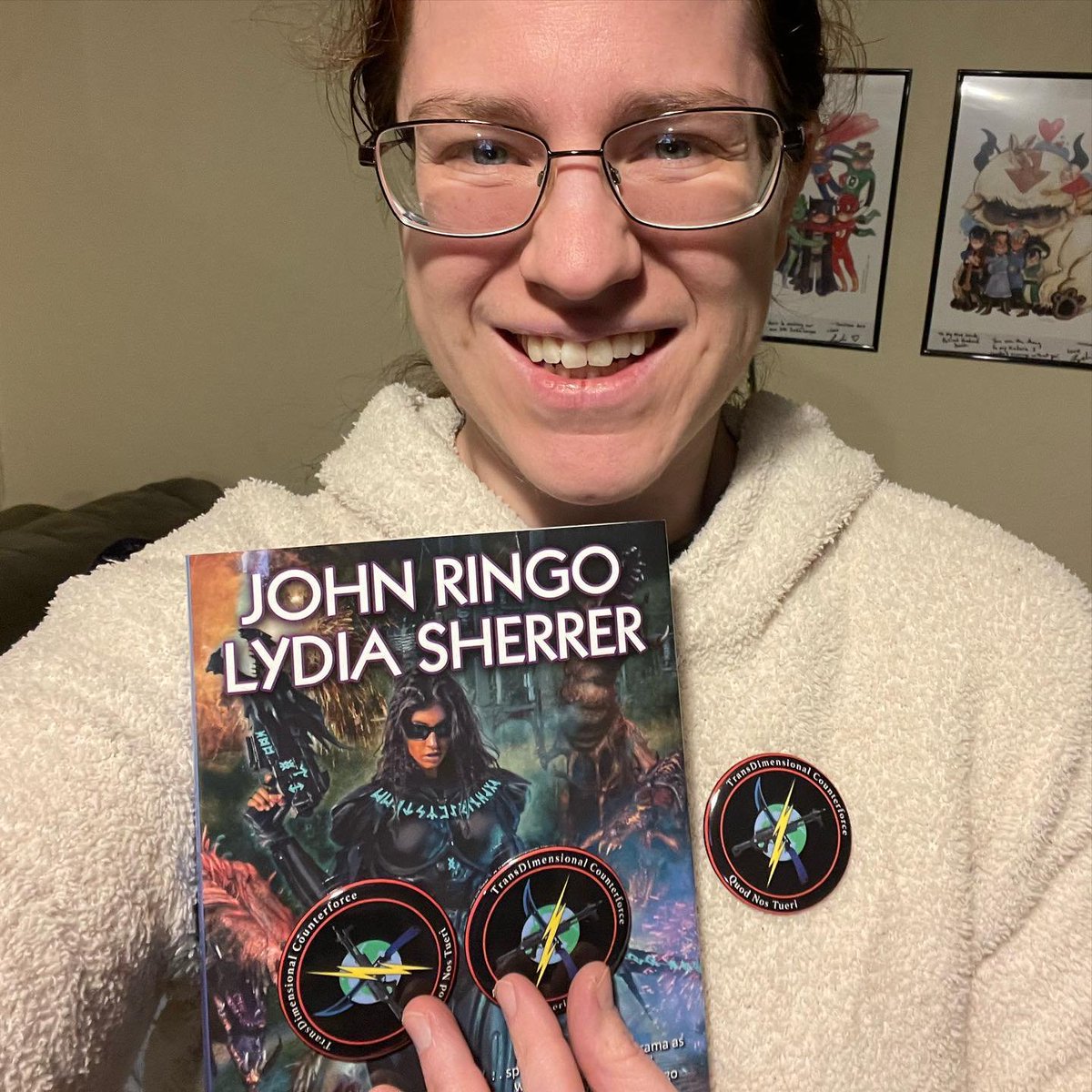 BaenBooks's tweet photo. Looks like Lydia Sherrer is getting some goodies ready for her book tour next month!

Who here is ready to go #IntoTheReal?

#transdimensionalhunters #TDHunter #TDCounterforce https://t.co/DIrgu4tKiQ