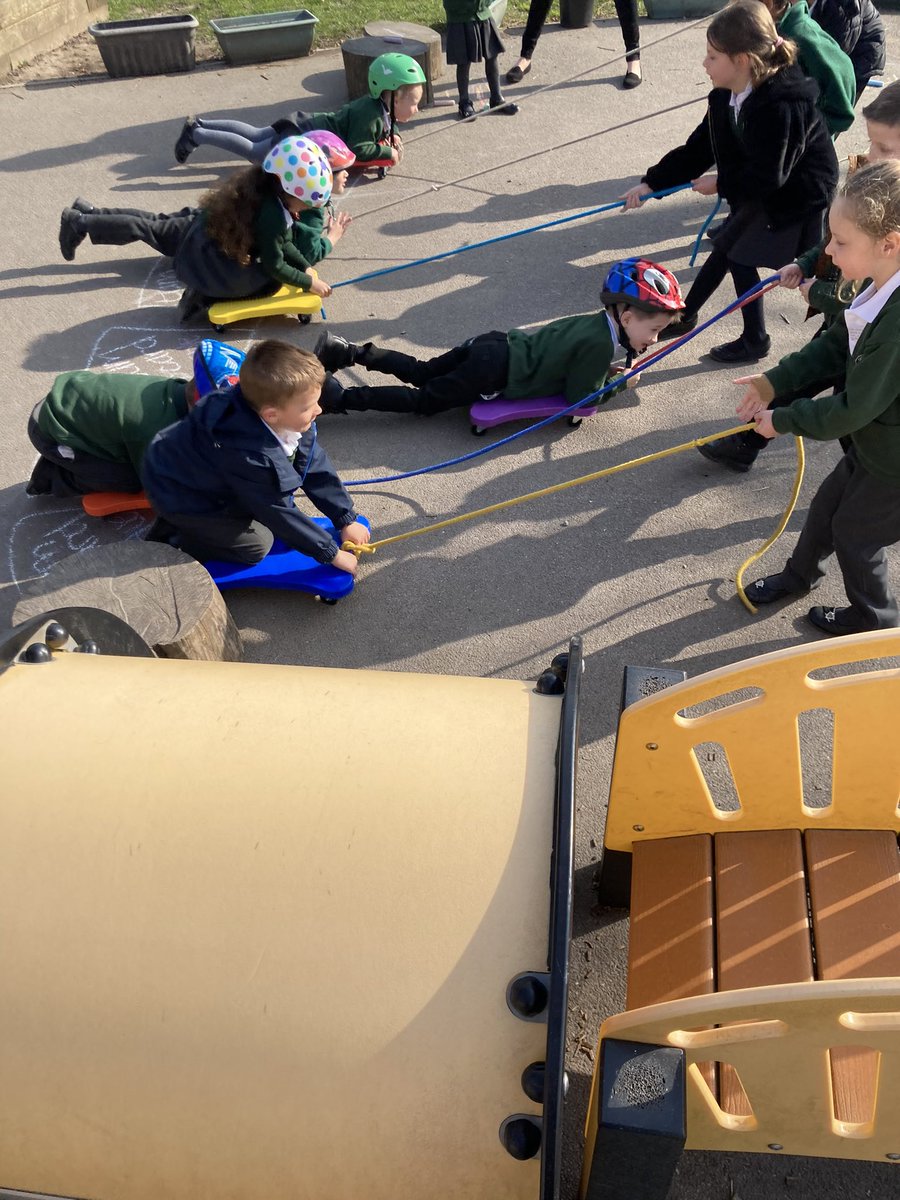 MrsLovejoyEYFS's tweet photo. Improving our core stability and arm strength using our new tummy boards and rope. @CastleBatch @MrsBlakeCastle1 https://t.co/euYLlfoFsy