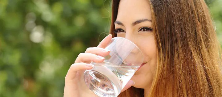 waswiressen's tweet photo. Am 22. März ist #Weltwassertag. Als #Lebensmittel bildet #Wasser die Basis einer gesunden #Ernährung. Wir erklären dir, warum #Wassertrinken so wichtig für dich und deinen Stoffwechsel ist ➡️ https://t.co/1DR7CL9ulg https://t.co/MZ1q282hrz