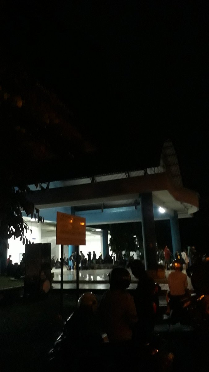 SectorGodean's tweet photo. Telolet🚍🚍
#BudalBali https://t.co/44QsmGCHaT