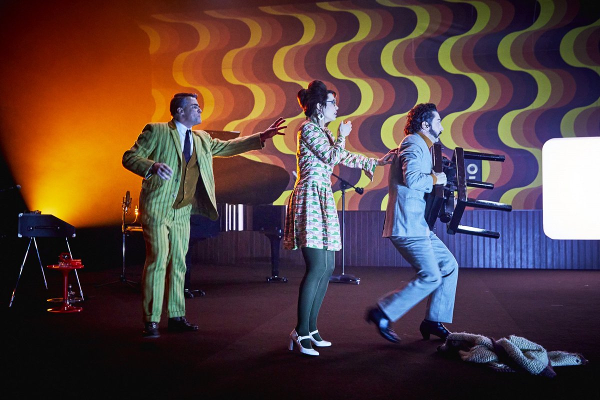 Où voir les artistes JTN
— Jean Massé, metteur en scène JTN, assistanat mise en scène
dans
NOSZTALGIA EXPRESS
texte et mise en scène Marc Lainé
22 au 26 mars <a href="/TheatreDeLiege/">Théâtre de Liège</a> 
photo Christophe Raynaud de Lage
production @ComedieValence