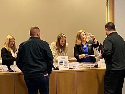 UIDYearRound's tweet photo. What was one thing you learned from your morning #UID2022 sessions!? Was it building sales with @EiSelling or maybe it was Dave Neely’s session on exploring your behavioral style?

Get ready for your next set of sessions starting at 1 PM! #distributeinnovation https://t.co/e9D4egeDB0