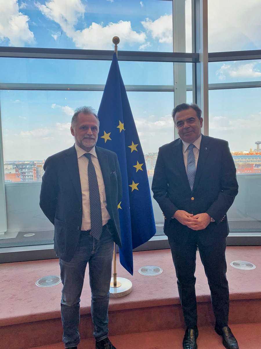 ll Ministro <a href="/massimogara/">Massimo Garavaglia</a> con il Vicepresidente della Commissione europea per la promozione dello stile di vita europeo <a href="/MargSchinas/">Margaritis Schinas</a>.