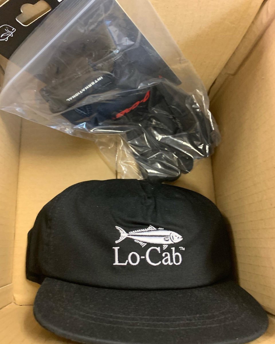kuwataroushi's tweet photo. 【Awesome gear from NEW ZEALAND】
thank you!bro! dmi san
友人からのリクエストのキャップとグローブも到着。
ニュージーランド🇳🇿で大雨の被害に遭われた皆様に祈ります。
ディミ、いつもありがとう🙏
#newzealand
#auckland
#locab
#natureboys https://t.co/6JQN4ioZeK