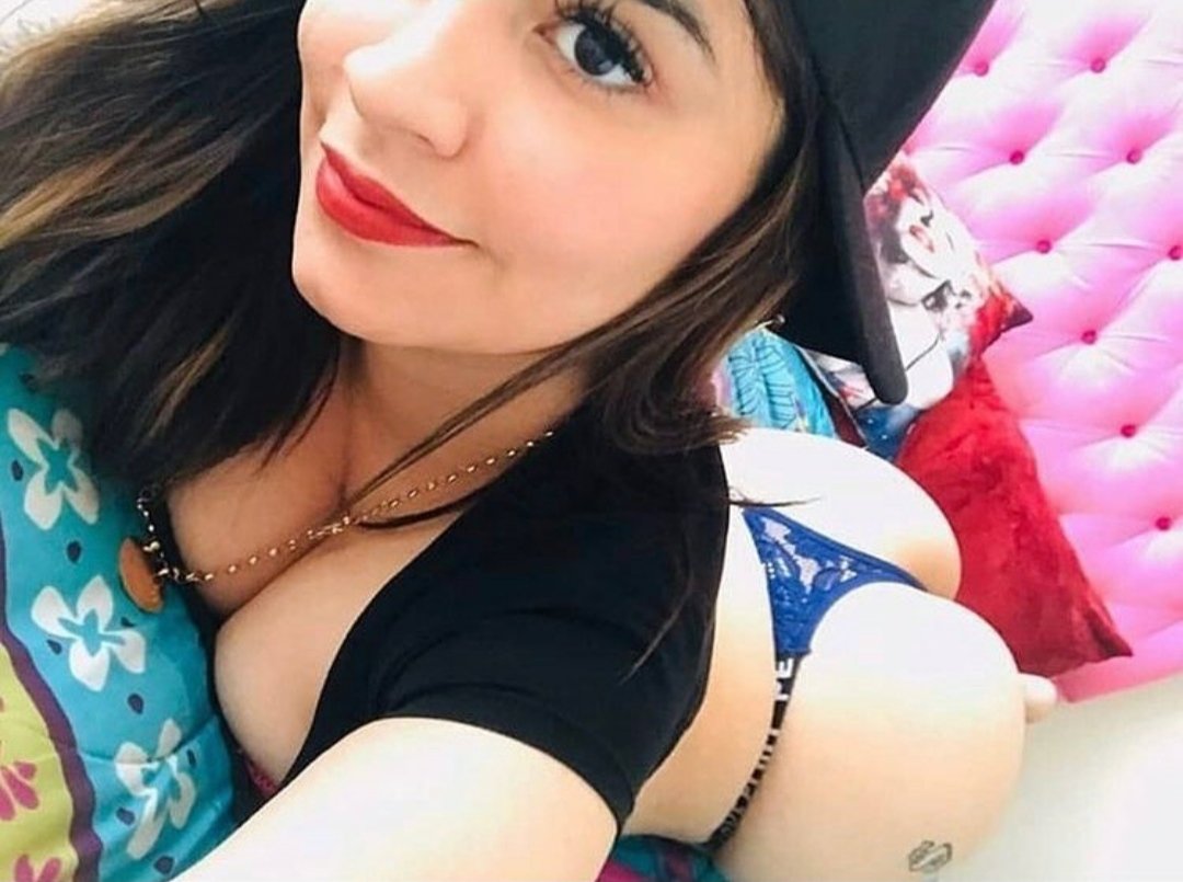 Christiam6924's tweet photo. RT y voy dejando mis fotos candentes 
Venta de contenido al privado 👄💦 https://t.co/Fs3t3r7qSA