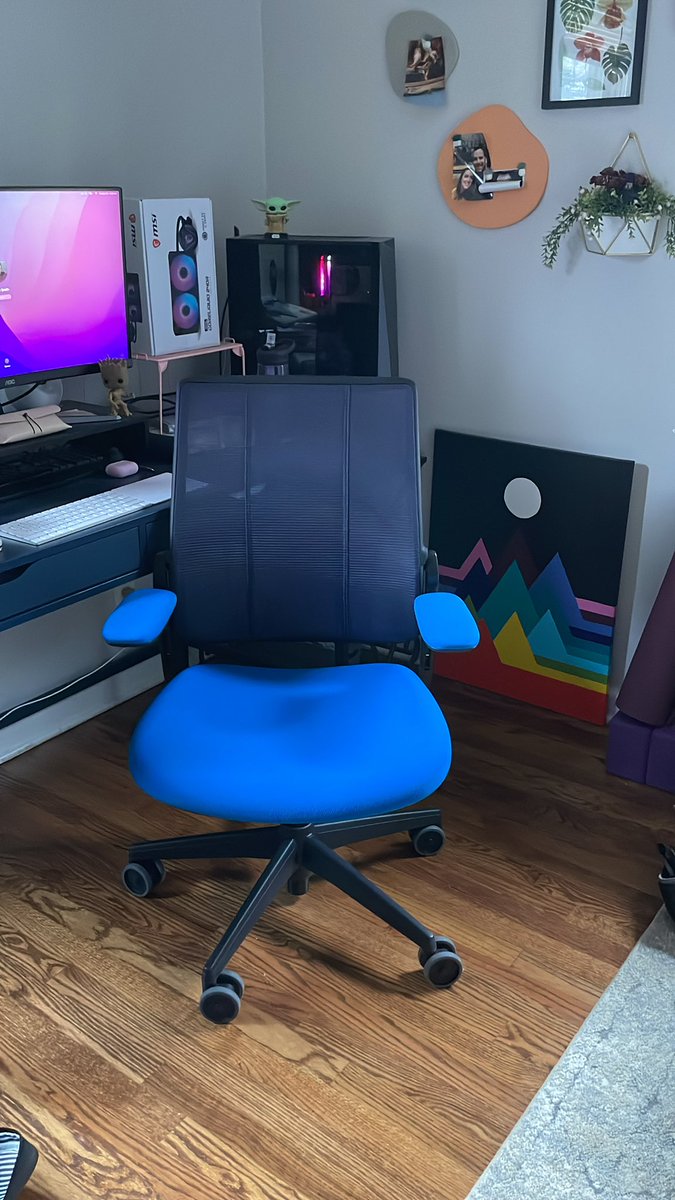 After two years of working from home, I finally bought myself a nice office chair and I have, without a doubt, never appreciated a piece of furniture as much as I do this chair 🥰 

Thank you <a href="/AllMakes/">All Makes</a> and <a href="/humanscale/">Humanscale</a> for saving my back! 🙌