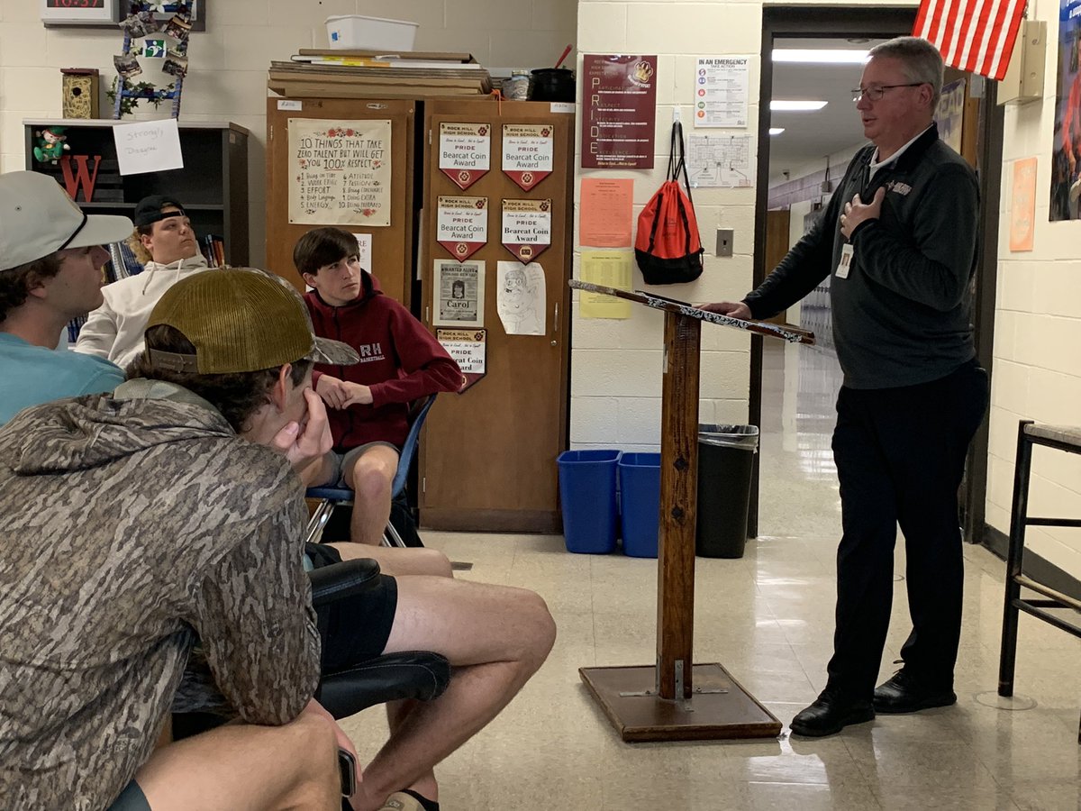 RHHSTC101's tweet photo. We spent a great morning with our favorite principal! Looking forward to learning even more during our shadowing experience tomorrow. 🐾 https://t.co/68RMgFE4iV