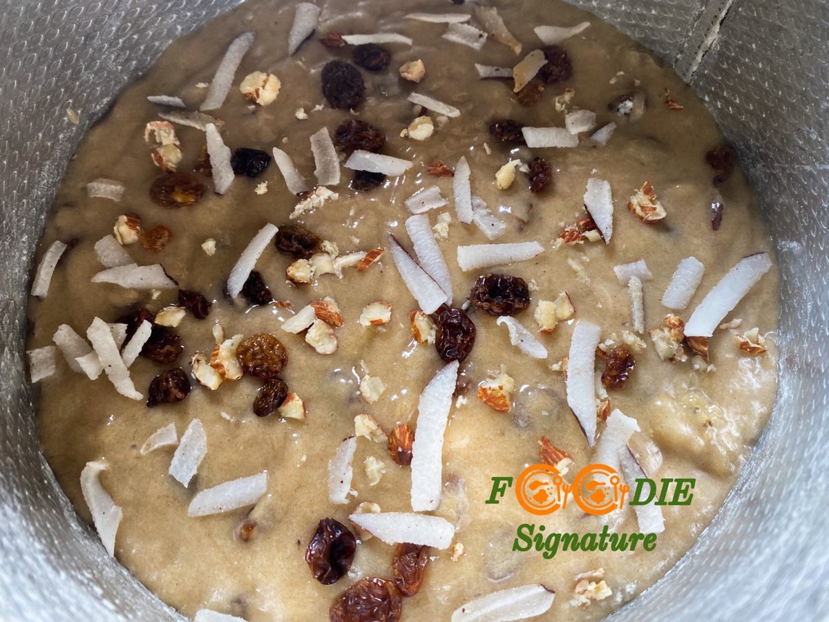 FoodieSignature's tweet photo. Before                                                  After 

Banana Bread #foodiesignature #chefbee #chef https://t.co/TfRjSexNvn