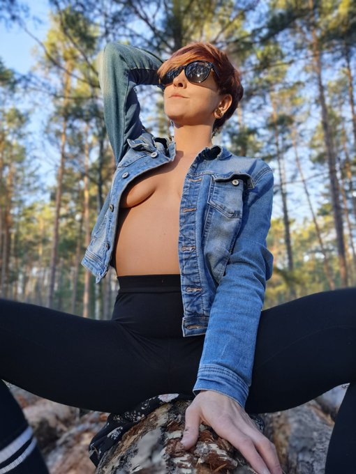 Genie&szlig;t das sch&ouml;ne Wetter 🌞  👉🏻https://t.co/R3hnuwW0sZ  #amateur #porn https://t.co/t9wELyizb4<a href="/tag/amateur"class="tags">#amateur</a><a href="/tag/porn"class="tags"><span>#porn</span></a>