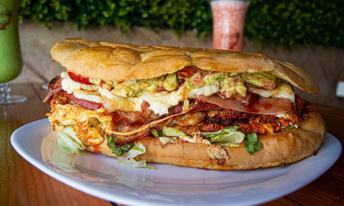 MenuAcapulco's tweet photo. Hoy #Deliichi cumple dos años y vamos a celebrarlo con una “Monsterichii” ¡La torta más sabrosa y llenadora que vas a probar! #Acapulco
Visita https://t.co/eGf0pToohj https://t.co/Rdg6TzVPj2