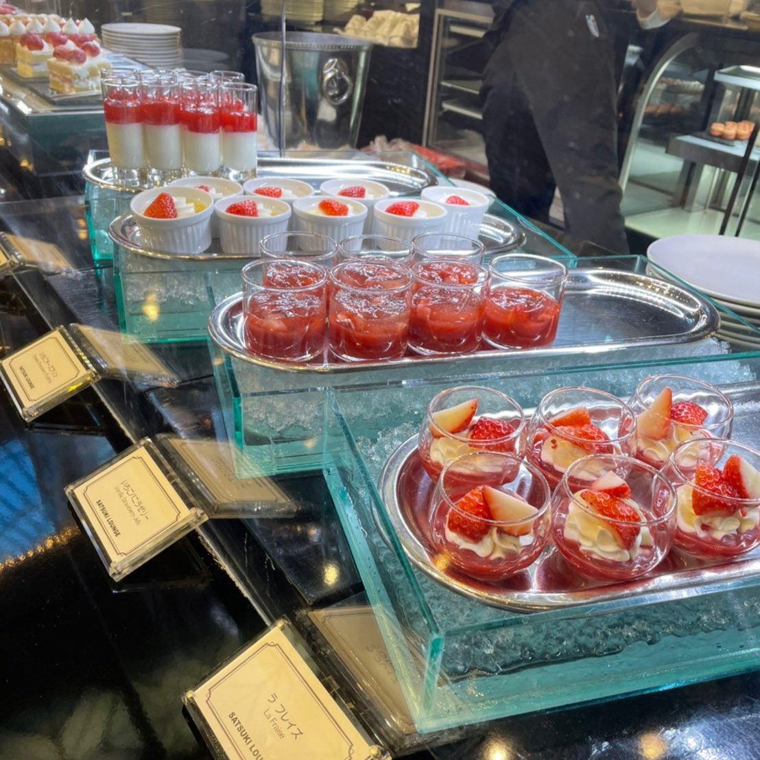 yh374's tweet photo. ホテルニューオータニ大阪🌷
毎年色んなところ行ってるけど
今までで1番おいしかった🥺🤍
ナポレオンパイ永遠に食べたい https://t.co/3kX2jdrOsc