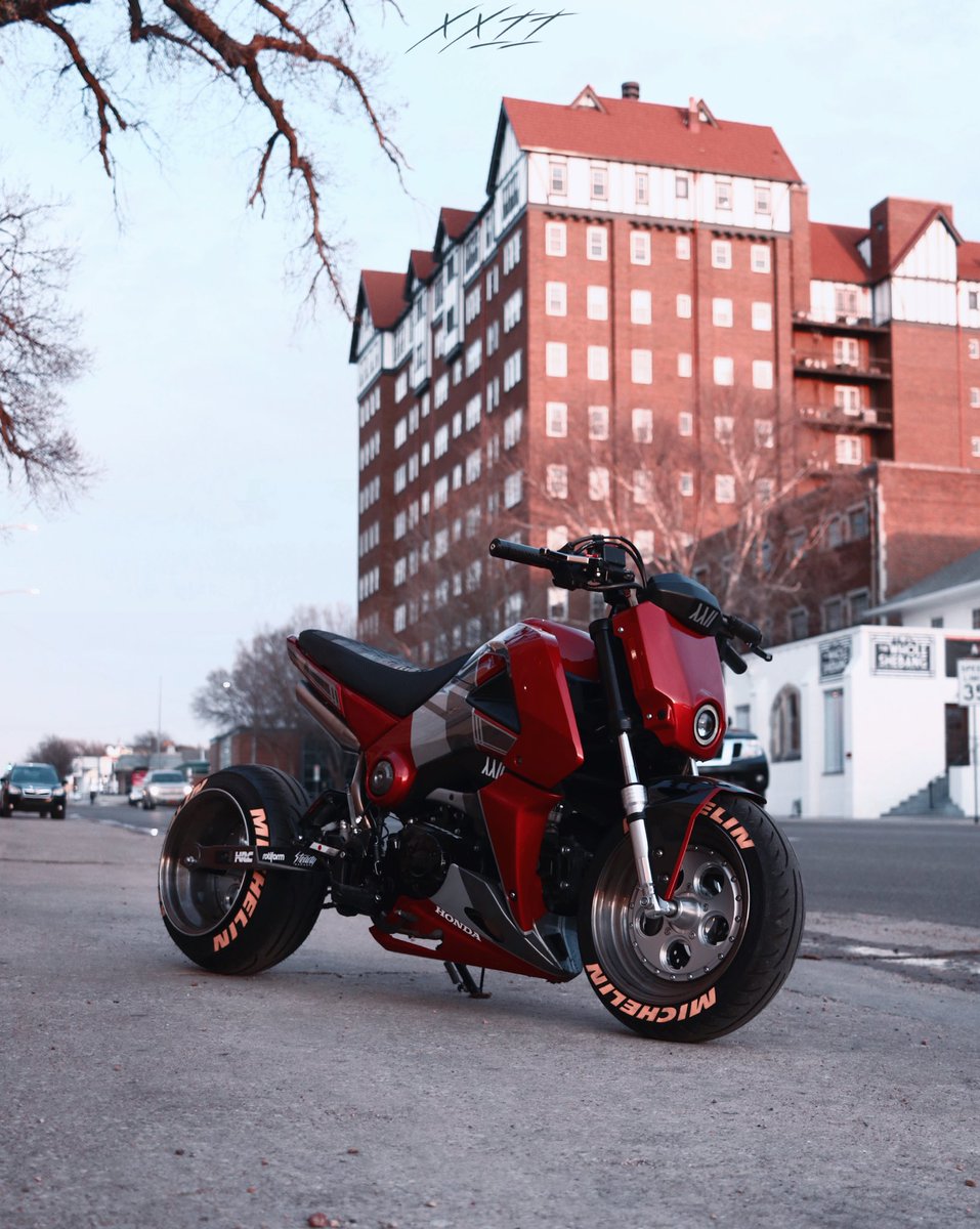 apoole_xxii's tweet photo. End of winter 2022. Riding season is starting to show up!

#honda #grom #hondagrom #mx125 #z125 #custom #steadygarage #drowsports #michelin #motorcycle #bike #rotiform #hondaracing #motul https://t.co/ONSOpNWivL