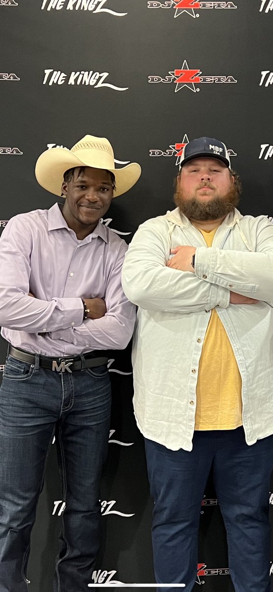 bfrazier19's tweet photo. Young @dariusrucker and @lukecombs. I think we could play y’all in a movie! https://t.co/FtdnRRm5pt