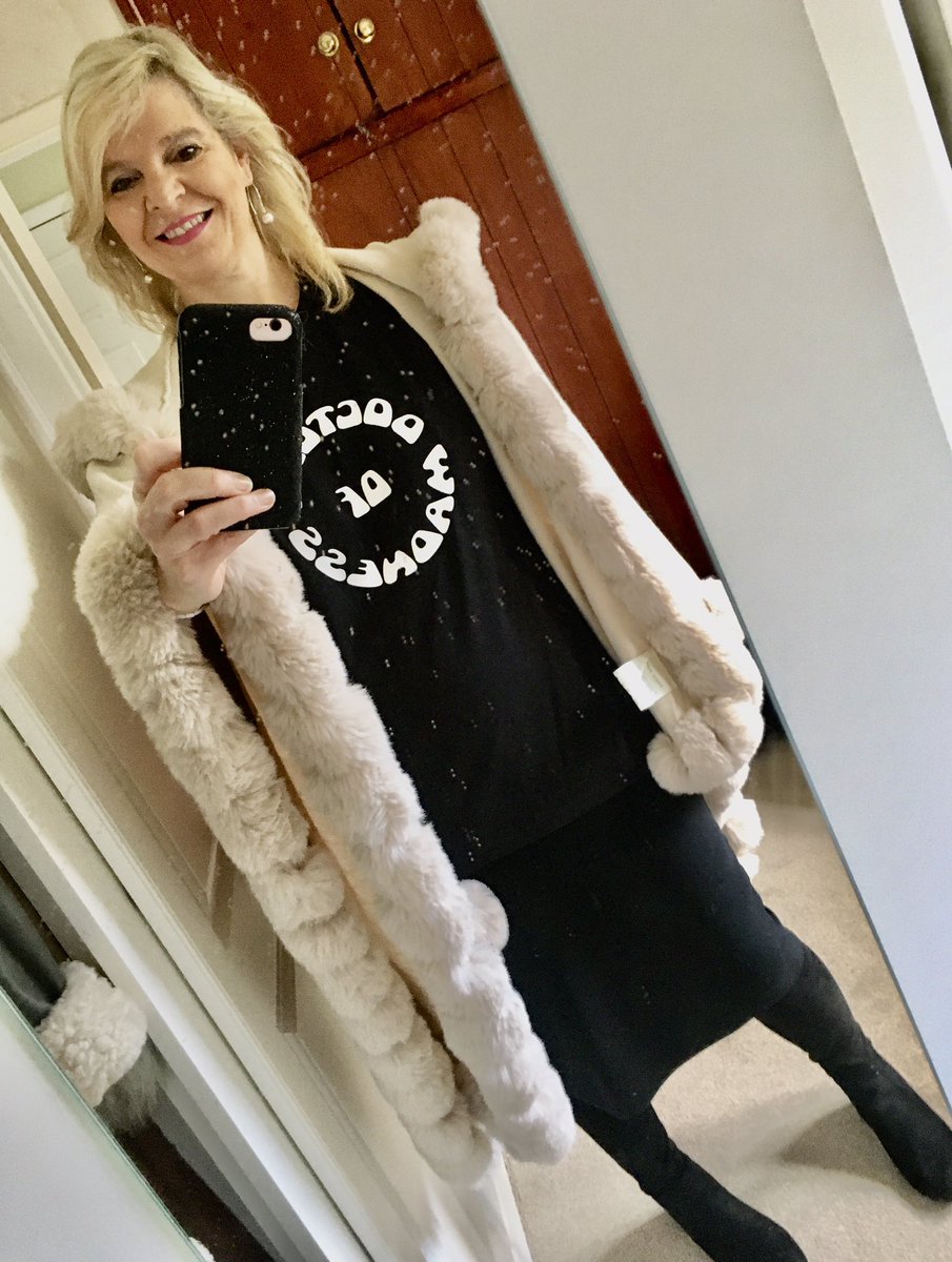 leighmusicangel's tweet photo. Gr8 to chat on the @theJeremyVine show @BBCRadio2 this afternoon !
Can’t believe how many messages I’ve had 🎤
That’s #ThePowerOfRadio 💞 https://t.co/aDhGqXq0lj