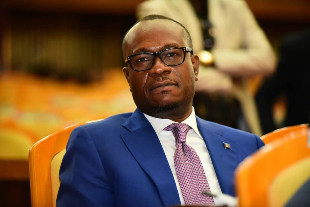 DSESANGA's tweet image. J’ai demandé et obtenu de l’Ass. Nat. la suspension du débat sur la pétition de l’@Envol_Rd_Congo sur la révision de la Constitution,en attendant la levée de l’état de siège. Car, en vertu de l’art. 219 de la Constitution,aucune révision ne peut intervenir pendant l’état de siège