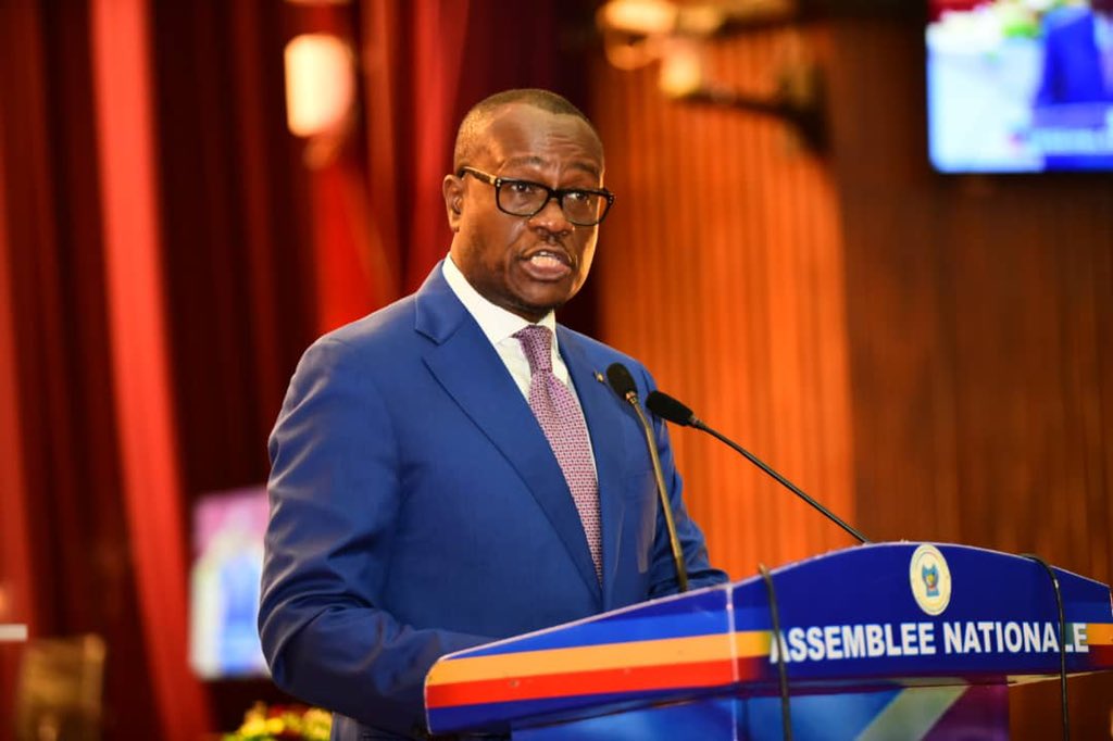 DSESANGA's tweet image. J’ai demandé et obtenu de l’Ass. Nat. la suspension du débat sur la pétition de l’@Envol_Rd_Congo sur la révision de la Constitution,en attendant la levée de l’état de siège. Car, en vertu de l’art. 219 de la Constitution,aucune révision ne peut intervenir pendant l’état de siège