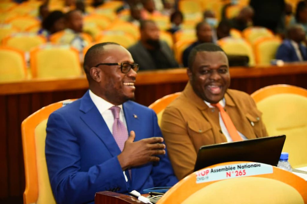 DSESANGA's tweet image. J’ai demandé et obtenu de l’Ass. Nat. la suspension du débat sur la pétition de l’@Envol_Rd_Congo sur la révision de la Constitution,en attendant la levée de l’état de siège. Car, en vertu de l’art. 219 de la Constitution,aucune révision ne peut intervenir pendant l’état de siège