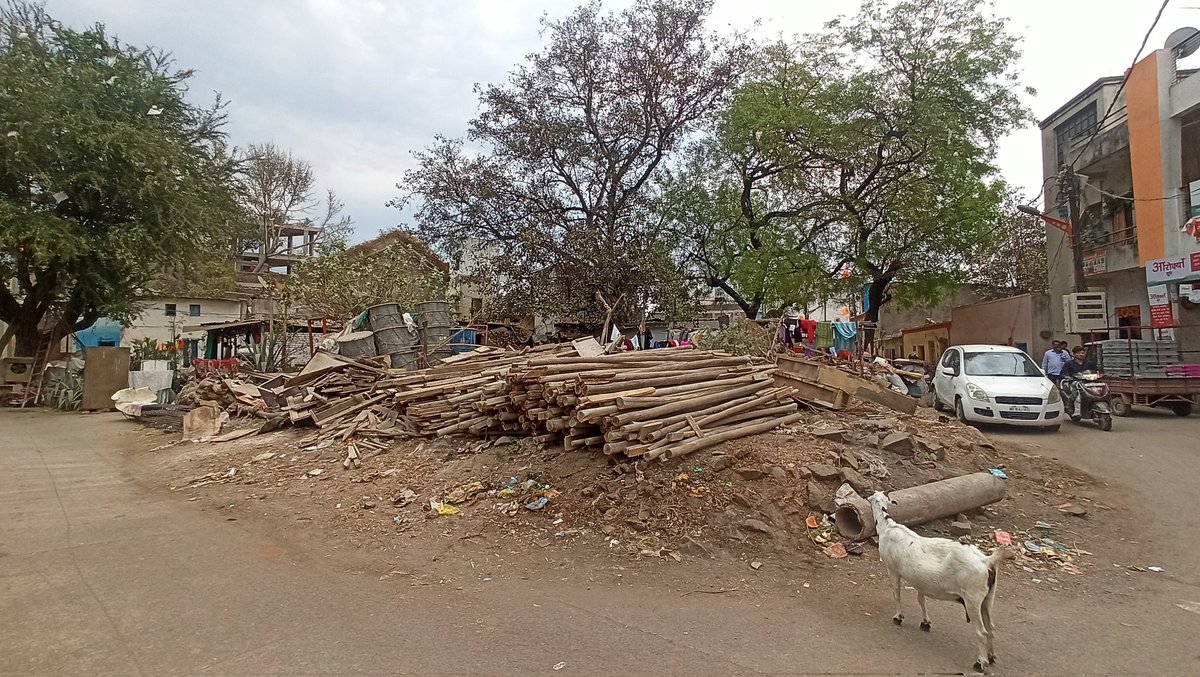 deepak_terikiya's tweet photo. So kindly please help as it is my humble request to you. This is my plot image please have a look sir no collector office person no mahanagar palika office person is helping as. https://t.co/vNRcLe6uV7