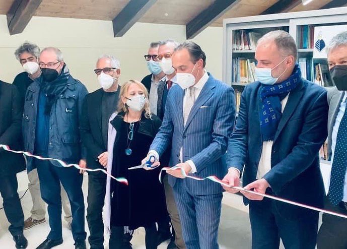 Alberto_Cirio's tweet photo. Sono particolarmente felice di aver inaugurato la nuova sede a Torino del corso di #laurea in #infermieristica. Abbiamo davvero bisogno di giovani #appassionati e #qualificati per questa che è una professione preziosa a supporto della nostra sanità. #avanticosì 💪🏻 https://t.co/M8Jd11cHJm