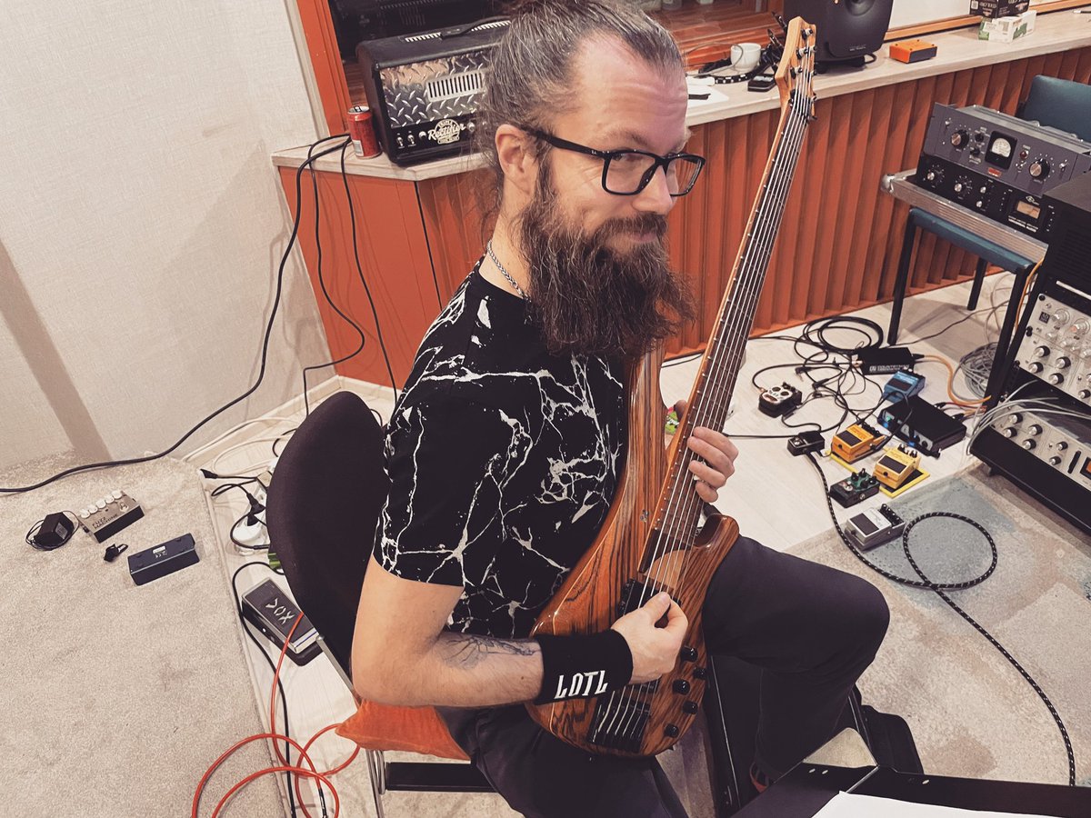 LordOfTheLost's tweet photo. Oh, we forgot to tell you that this fine gentleman here is done with all low end duties for some future album… #classgrenayde #lordofthelost https://t.co/JSYeiEIwBz