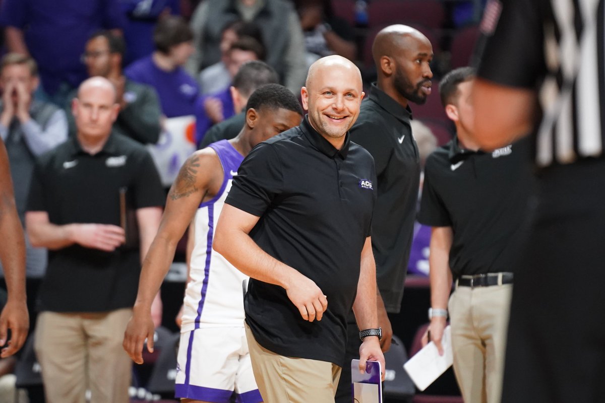 ACU_MBB's tweet photo. Congrats to the man in charge @BretteTanner on being named a finalist for the Joe B. Hall Coach of the year award!!

Release ➡️ https://t.co/KTsFNtrb1z 

#GoWildcats | #NewJourneySameGoal https://t.co/Dng6WoY2CK