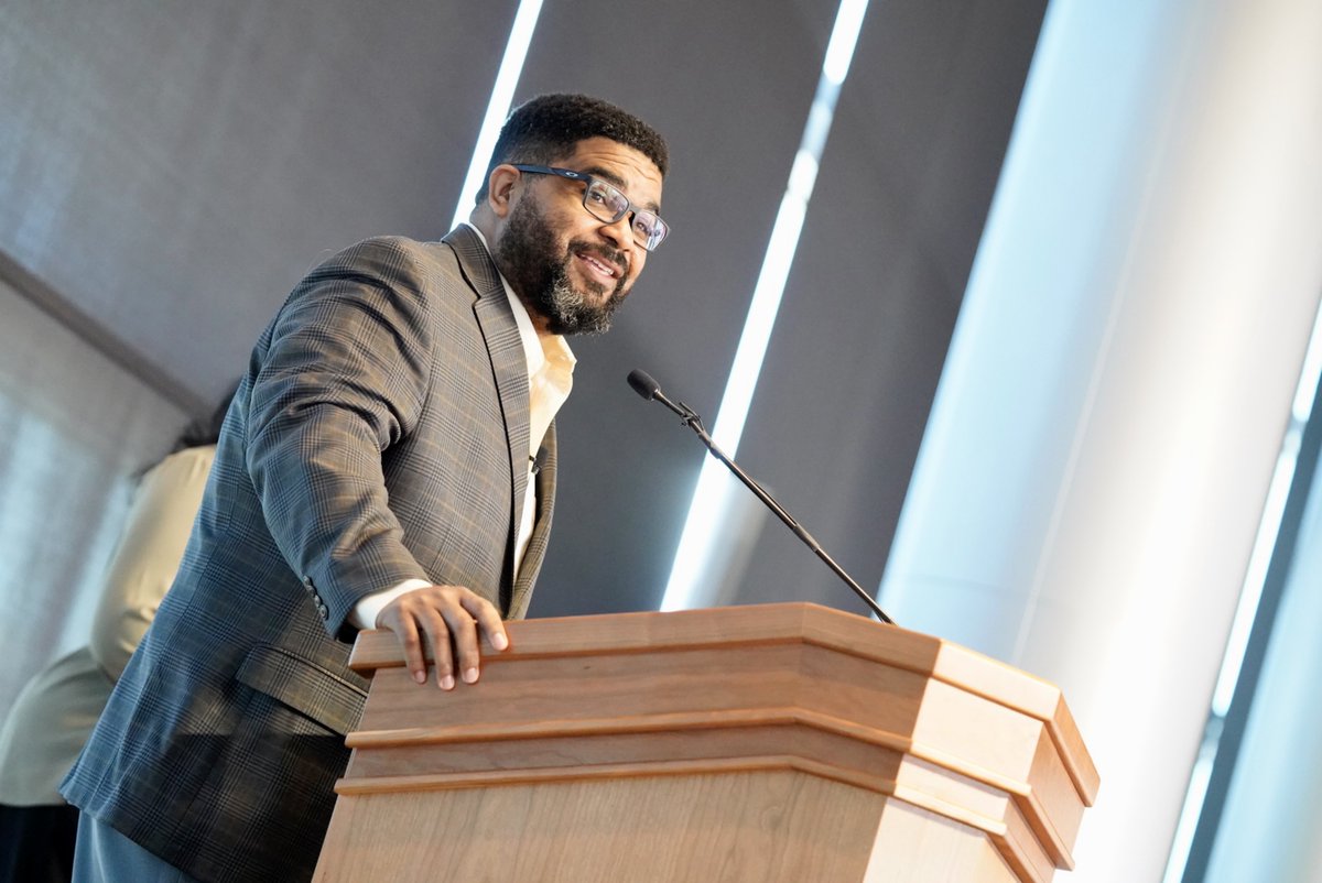 UUtah's tweet photo. Learning about the origins and institutionalization of anti-Blackness in the United States from Christopher Whitt (@drcwhitt), Vice Chancellor for Diversity, Equity and Inclusion at @UofDenver.
#DayOfCollectiveAction https://t.co/OfbvEPFHWd
