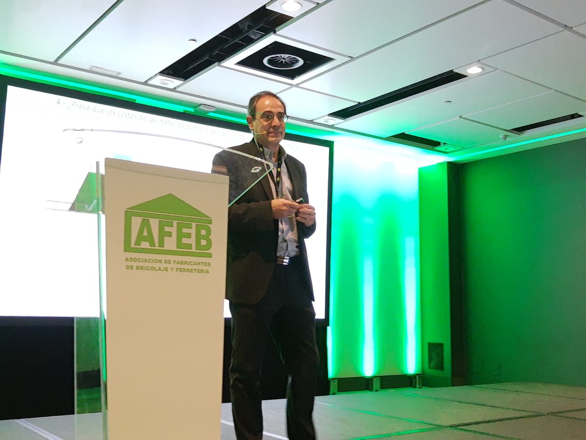 BricoAFEB's tweet photo. Terminamos este Foro de AFEB con los resultados de la encuesta de situación y también con una presentación sobre cómo afectará la Guerra de Ucrania a los Mercados Energéticos.

¡Gracias a tod@s por venir!

#Bicoafeb #bricolaje #ferretería #ForoAFEB #ForoAFEB2022 https://t.co/mKCTgp6ujZ