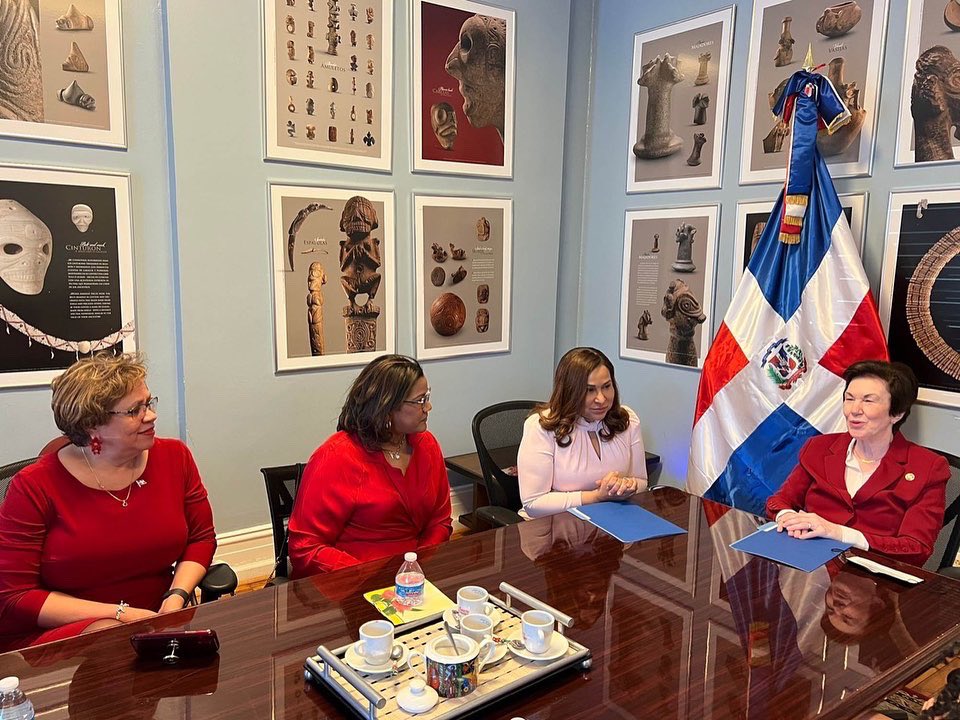 MayrajimenezTFJ's tweet photo. En mi visita a Washington, tuve la oportunidad de compartir con un grupo representante de #MujeresEmprendedoras de Washington DC, Virginia y Maryland.

#MMujerRD #EstamosCambiando #EstamosCumpliendo https://t.co/1TMyqC1fTu