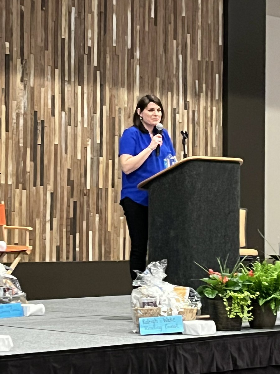 laurenfjohnson1's tweet photo. “Transformational change requires a duality of action—big, bold dreams and small actions of great love.” Dr. Elena Ashburn with closing remarks at @NCReadingAssoc #NCRAcon22 #amazing #inspiring ❤️ https://t.co/x8aZocL405