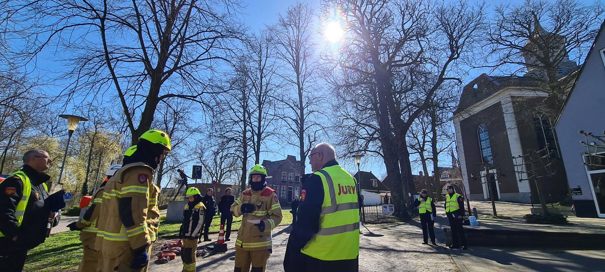 aboshuis's tweet photo. Wat een mooi weekend was het. Onderlinge wedstrijden mogen jureren bij #jeugdbrandweerAmstelveen. Ons eigen korps #jeugdbrandweerTexel @vrnhn behaalde een 4e plaats, mooi resultaat. https://t.co/oh8mqTrNNA