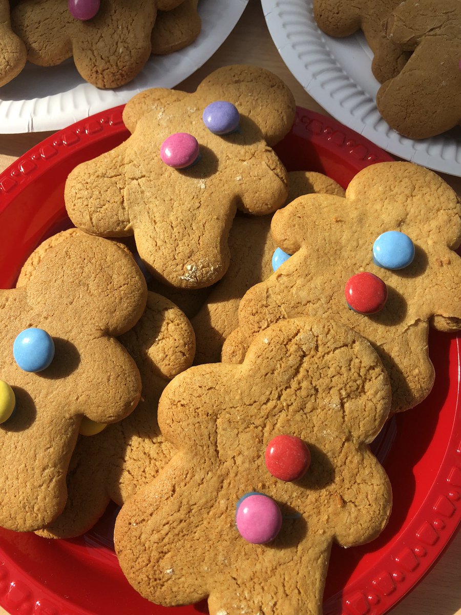 enorfolksport's tweet image. A massive well done to our Women’s Volleyball team 🏐 who organised a bake sale today to help fund their trip next month to the AoC National Championships 🍪🧁🍰 raising over £200 @EastNorfolk