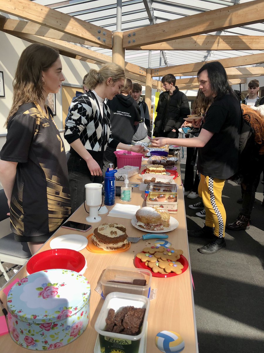 enorfolksport's tweet image. A massive well done to our Women’s Volleyball team 🏐 who organised a bake sale today to help fund their trip next month to the AoC National Championships 🍪🧁🍰 raising over £200 @EastNorfolk