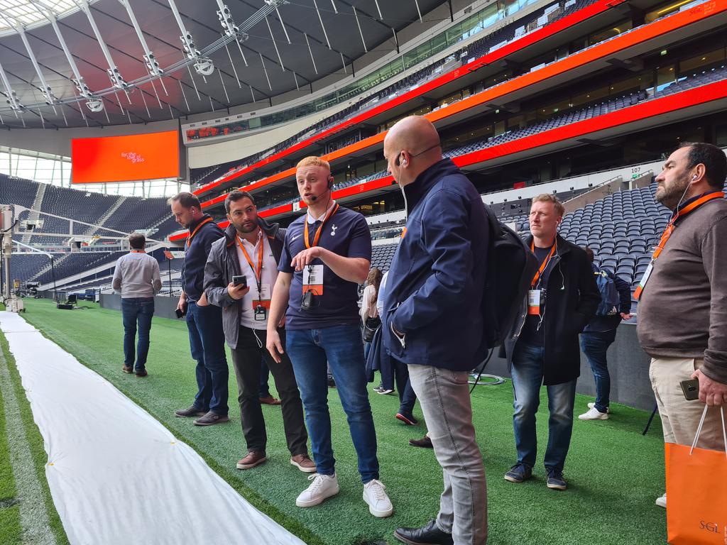 SGLsystem's tweet image. Grounds team of @SpursOfficial showing all the unique spots of the @SpursStadium! 🤩

#Masterclass2022