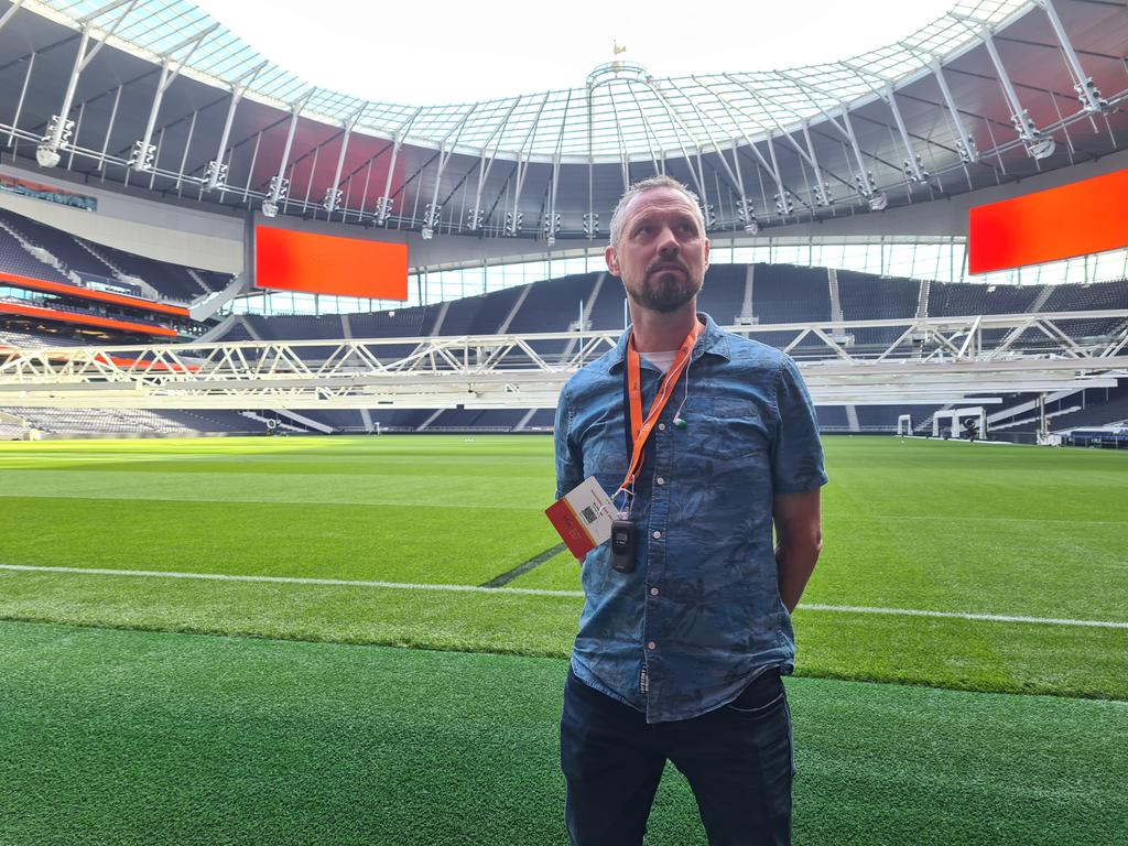 SGLsystem's tweet image. Grounds team of @SpursOfficial showing all the unique spots of the @SpursStadium! 🤩

#Masterclass2022