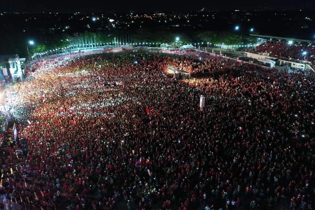 AlfredoGenom's tweet photo. To the commentators from the int'l community, 

Yes, we are voting for the son of a dictator. We're tired of restarting national priorities every 6 years, and decided to try continuity for once.

Please fuck off and don't try to meddle in our affairs.

We're doing alright. 🇵🇭 https://t.co/SiI72dgWzj