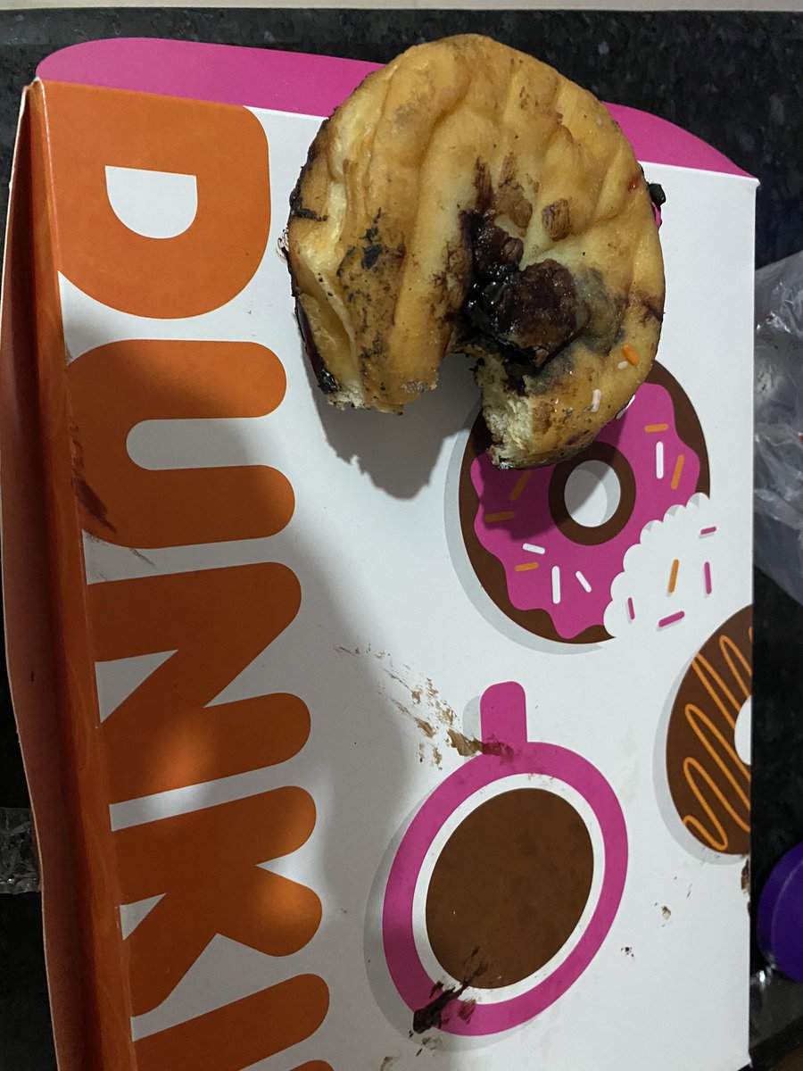 mus_fir's tweet photo. I am very disappointed with service of @dunkindonuts as I found fungus in one of my donuts that I ordered yesterday because of which I’m suffering from diarrhoea since morning. I ignored it yesterday as I felt that it can be a little mistake but I am in stomach pain since morning https://t.co/jO5LyIobd8