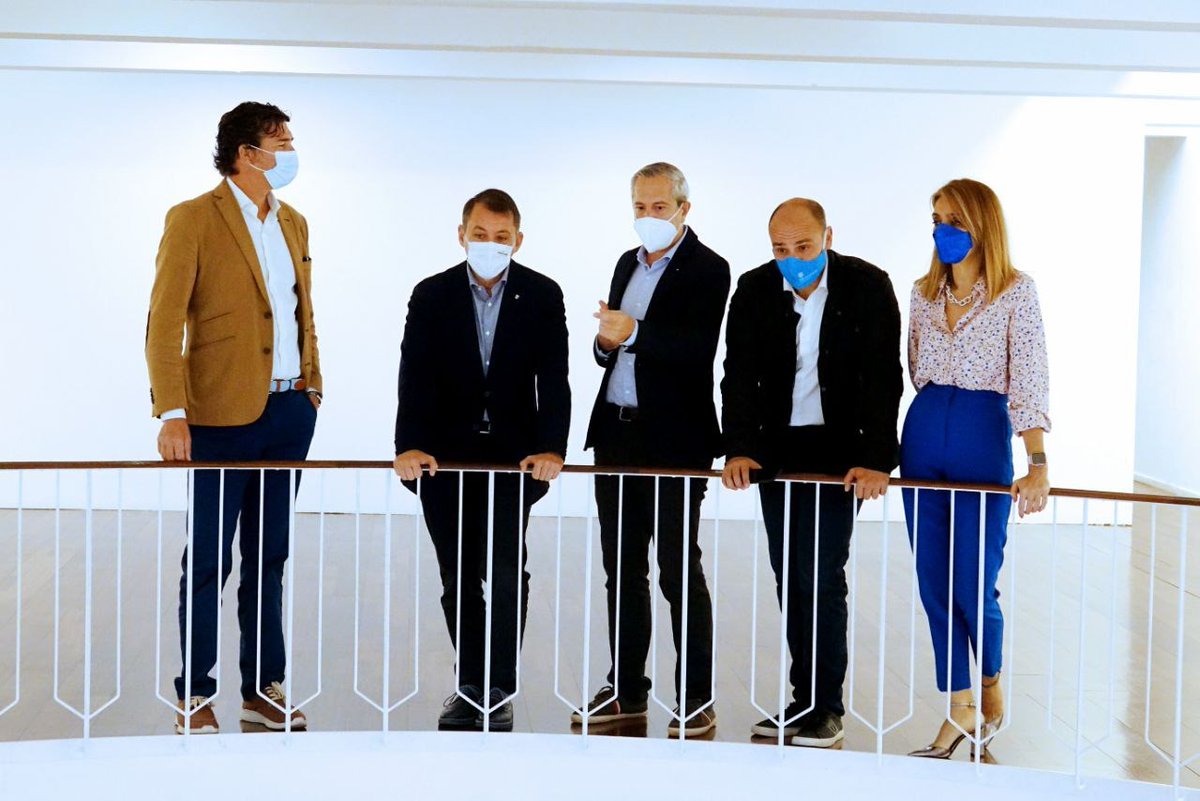 BermudezSCT's tweet photo. Desde el @santacruz_ayto tenemos una aportación de 400.000 euros en el presupuesto de este año para la rehabilitación del Círculo de Bellas Artes, que comenzará en breve y durará casi un año.⁣ (HILO)
⁣
#AlcaldeBermudez #AyuntamientoSC #AyuntamientoSantaCruz #santacruzdetenerife https://t.co/P8yo2N2z4m