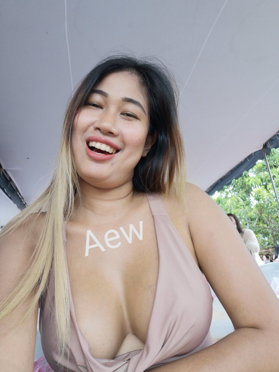 Aew72230847's tweet photo. ไม่มีเวลาไปดูแลใครหรอกคะ​ มีแต่เวลาเอา😳😳เอ้ยยยยเมาวววววววววจิ🤣
#อิ๋วเอง​ #แม่ค้าคนโสด​ #งานสีชมพู https://t.co/4pJktUAATk
