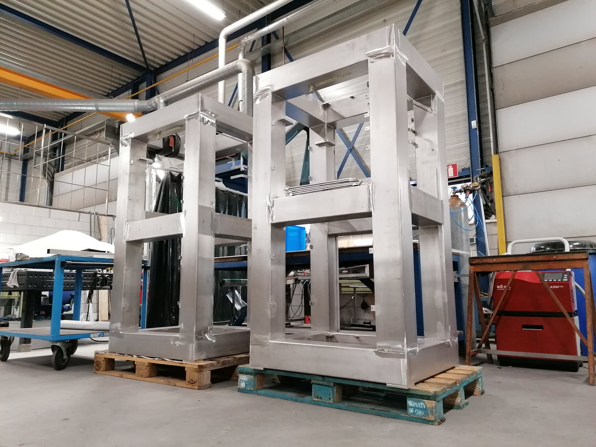 VeratioBV's tweet photo. Heeft u vragen over een maatwerk kokerframe, of bent u op zoek naar een betrouwbare leverancier?

Afdeling productie: https://t.co/BqVukB7TRg

#RVS #roestvaststaal #roestvrijstaal #aluminium
#Veratio #Gouda #zuidholland #maatwerk #specialist 
#lasersnijden #lassen #slijpen https://t.co/oj1efFj7Lg