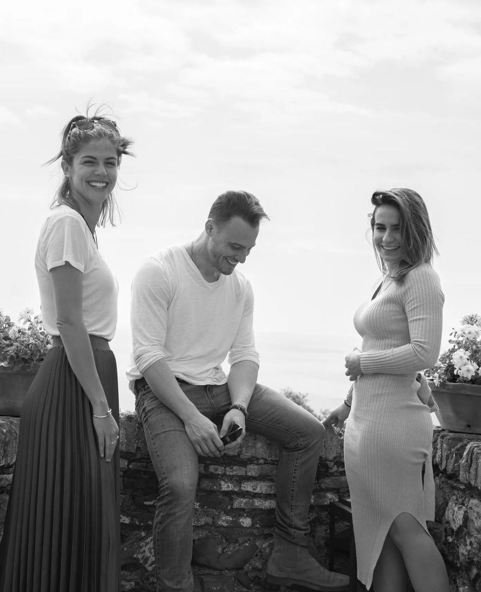 BursinErcel08's tweet photo. KKKKKK
KEREM TİENE UNA FOTO SON STEFANY CAYOOOO !!!
😍🤏🏼 https://t.co/qLyqzSAVP3
