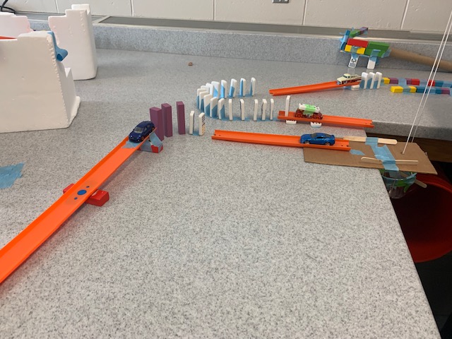 CMSScienceDept's tweet image. Sneak Peak into 7thgrade #flexblock: Rube Goldberg Machines and #STEM activities! Kids were buzzing around the room, building, laughing and staying curious! #sau16 #cmsscience #Inquiry #creation #middleschool  What a nice way for students to begin their day!