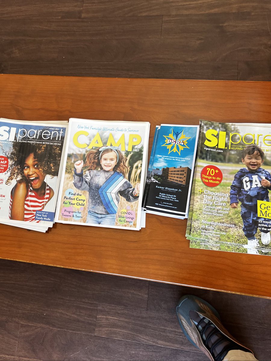 kolayokunjr's tweet photo. I spy @PublicSchool84 ‘s brochures. #ComingSoon @SIBOD31 @DrMarionWilson @CChavezD31 @DrDeniseDAnna #LiveLoveLearnLead https://t.co/hMM71sXIYR