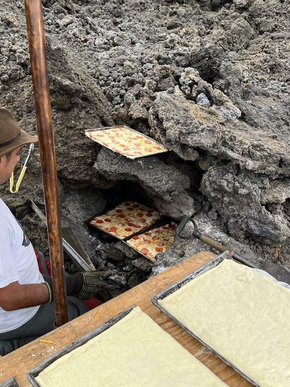 Her: u must be making pizza using volcanic vents on the Volcán de Pacaya in Guatemala if u think we fuckin
Me:
