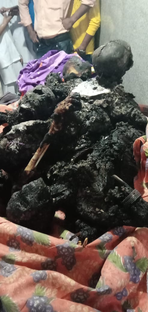 SouravProsad1's tweet photo. Terrible massacre (Under regime of Mamata Banerjee)
After the murder of a TMC leader at Rampurhat in Birbhum, 10 houses were set on fire and about 12-13 people were burnt alive. Children, women and men were all burnt to death. https://t.co/G7mkE7NAGI