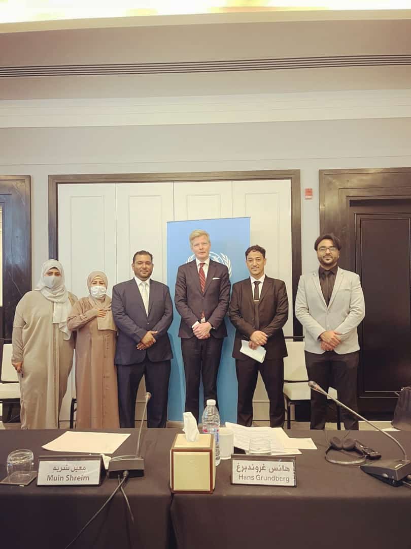 aljefri112's tweet photo. التقى اليوم المبعوث الأممي ممثلين عن المجلس الأعلى للحراك الثوري الجنوبي. أكد المشاركون أهمية القضية الجنوبية، والحاجة لإعادة تفعيل القطاعات الإيرادية وتحييد الاقتصاد في #اليمن: https://t.co/BmYYsquKpL https://t.co/CfYfCfe17s https://t.co/AOgWNKRdhY