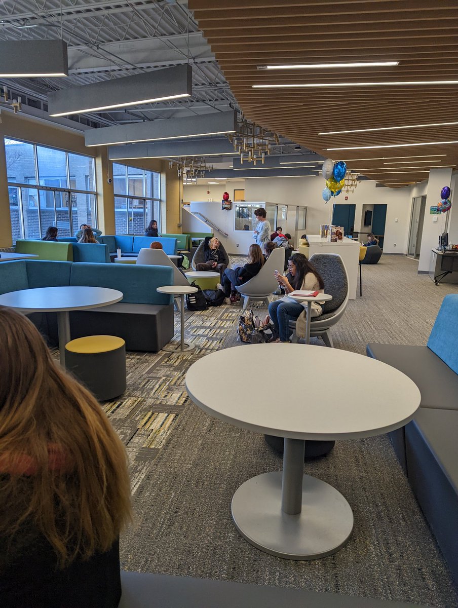 MrsPosch_MHS's tweet photo. #MHSLife enjoyed our first trip to The Stacks! Incredible new space!! @MrsBookwits @aprilljumic https://t.co/UZtgG4DPws