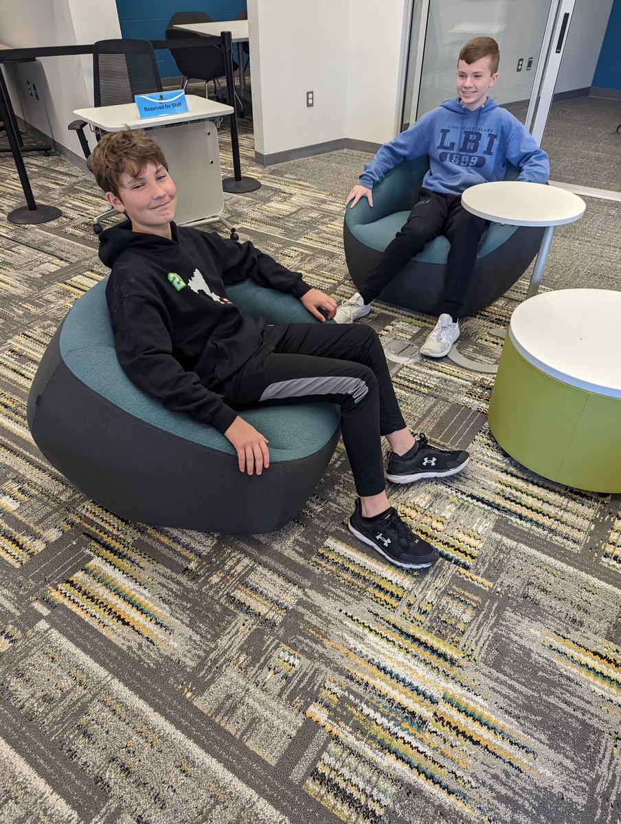 MrsPosch_MHS's tweet photo. #MHSLife enjoyed our first trip to The Stacks! Incredible new space!! @MrsBookwits @aprilljumic https://t.co/UZtgG4DPws